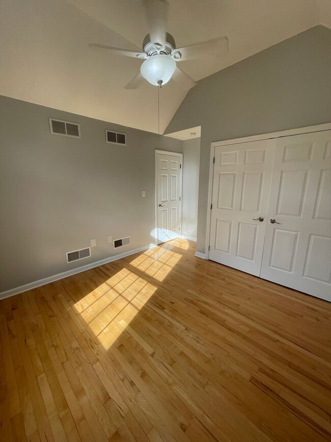 Building Photo - Beautiful custom built 5 bed 4 bath home with finished basement ready for you to move-in!