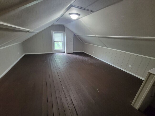Building Photo - 1811 Lincoln Ave