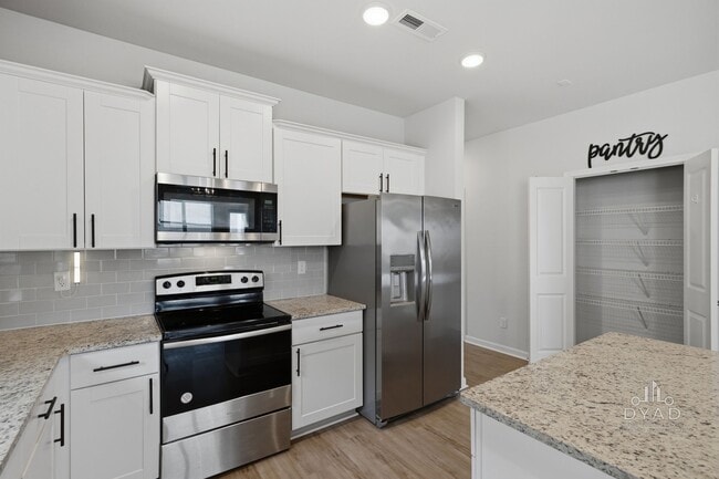 Building Photo - 3707 Clementine Ln