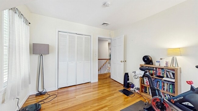 Building Photo - 14 Chestnut St