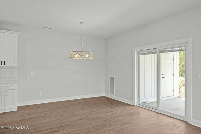 Building Photo - 400 Lighthouse Ln