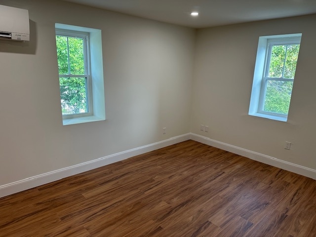 Building Photo - 13 Center St