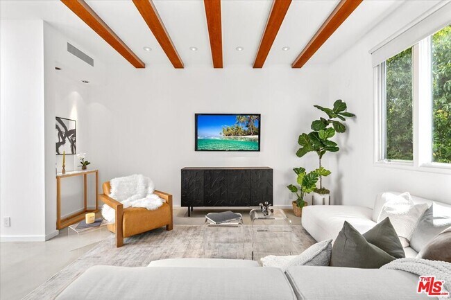 Building Photo - 211 S Valley St