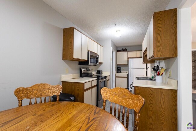 Building Photo - 135 Sussex Dr