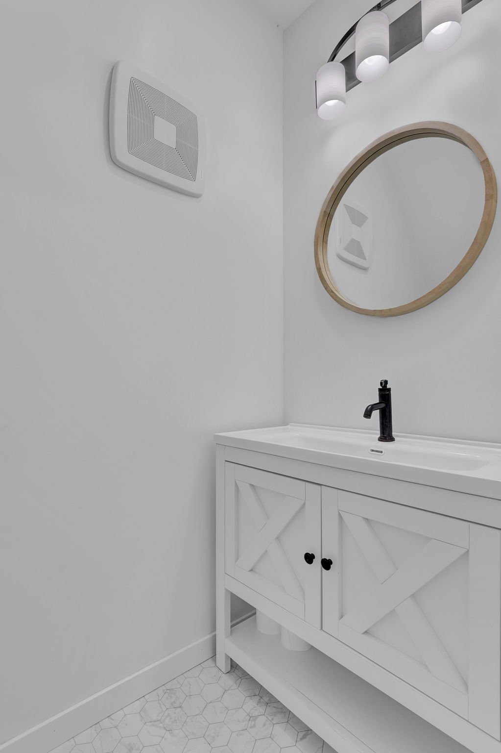 Building Photo - 119 N Ohio Ave