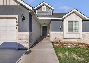 Building Photo - 3 bedroom, 2 bathroom House In Jerome, ID