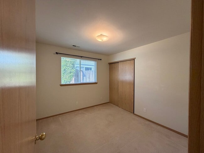 Building Photo - Everett 3 Bedroom Rambler