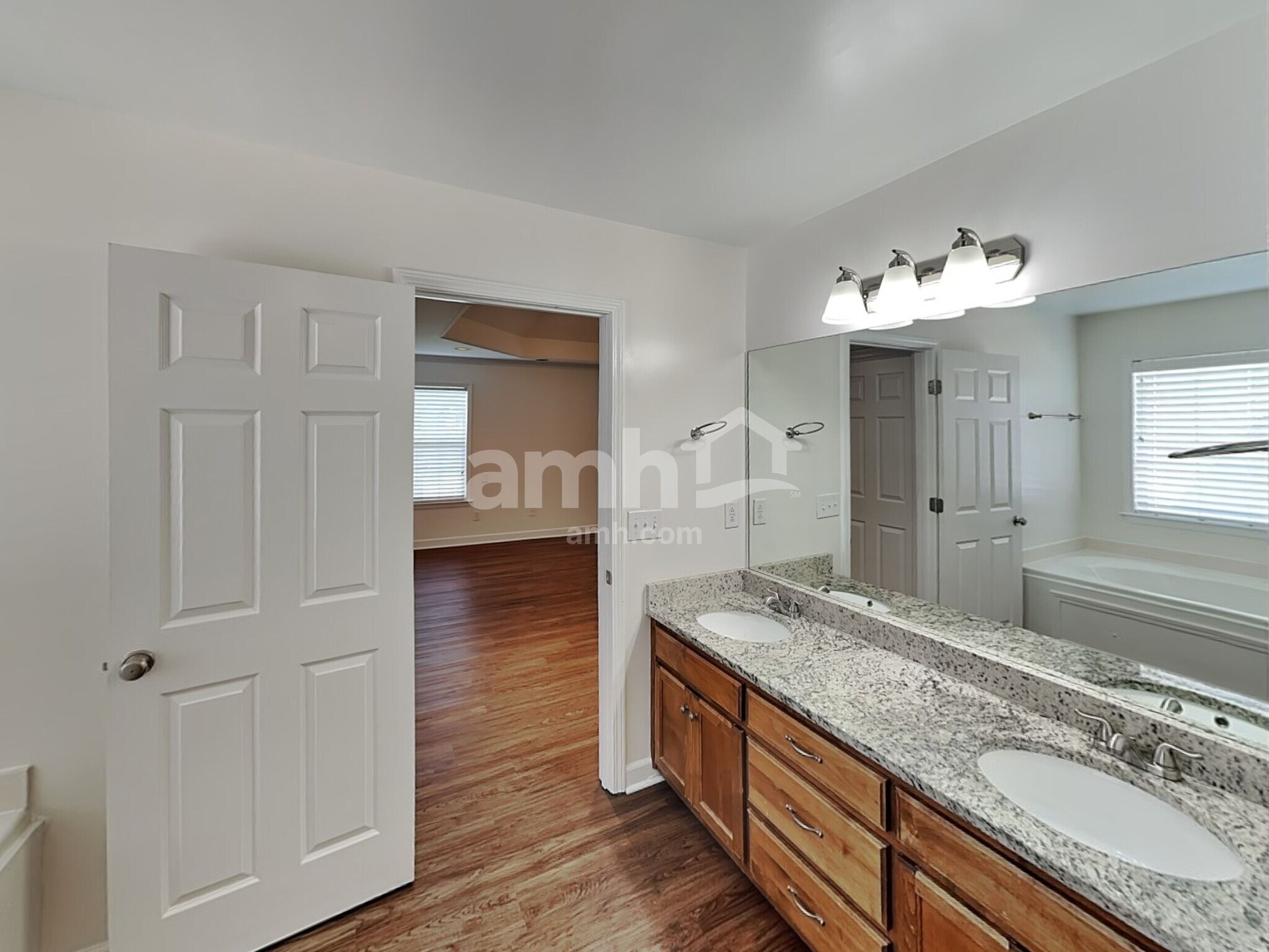 Building Photo - 3063 Romain Trail