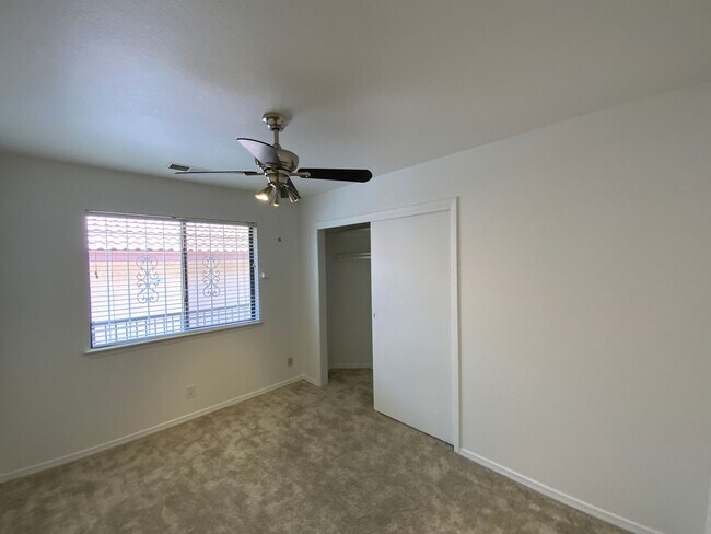 Building Photo - 3 Bedroom Single Story Home Available Near...