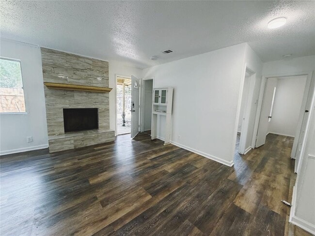 Building Photo - 9906 Hundred Oaks Cir