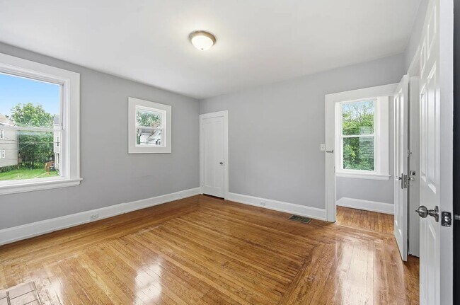 Building Photo - *1762 Williams Ave,  Recently Updated 4BR, 2BA House in Norwood*
