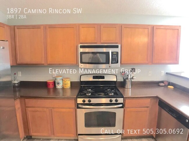 Building Photo - Coming Soon! Beautiful 3 bedroom Los Lunas...