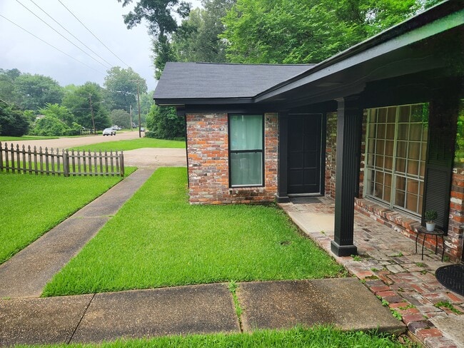 Building Photo - 4422 Ridgewood Rd