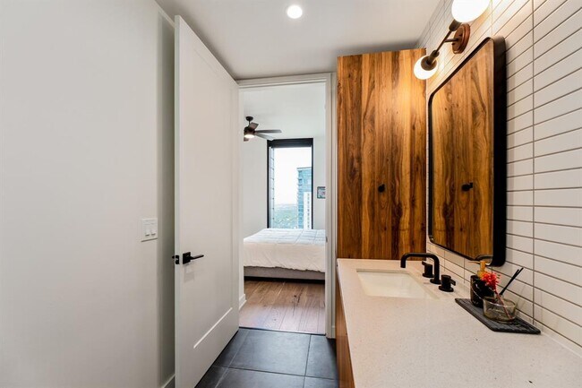 Building Photo - 84 Northeast Dr