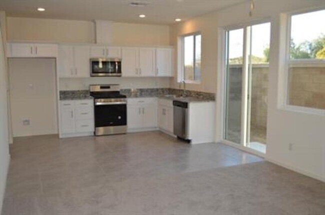 Building Photo - 389 Shafer Ave