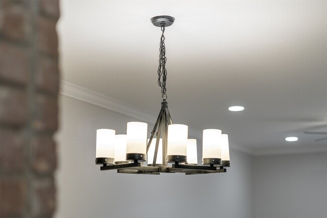Building Photo - 13010 Trail Hollow Dr