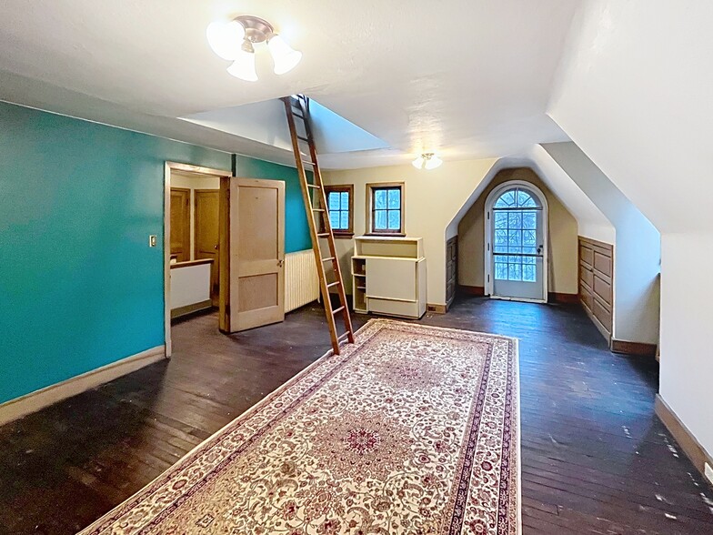 Building Photo - 2265 Stillman Rd