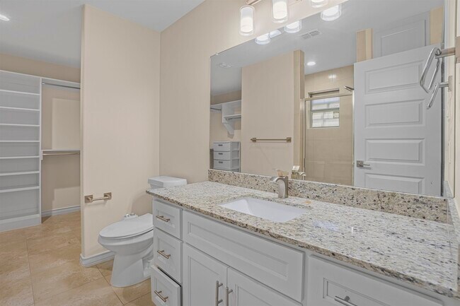 Building Photo - 902 La Rosita