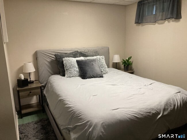 Building Photo - 65 Hard Hill Rd