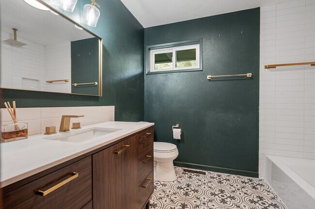 Building Photo - 2020 Fairmount St