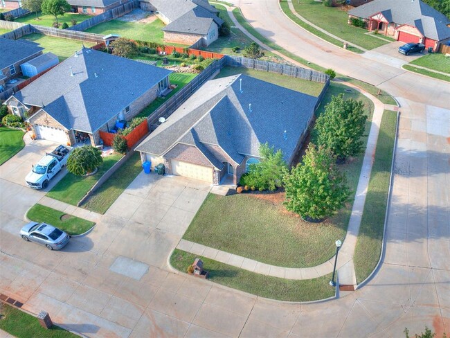 Building Photo - 3409 Valley