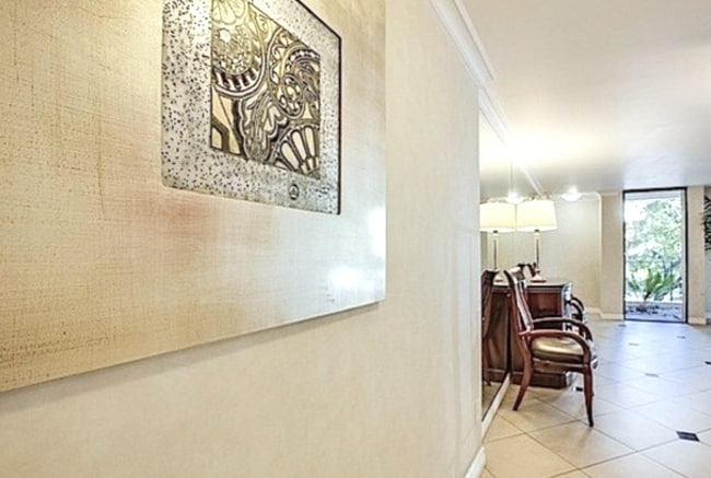 Building Photo - 11645 Montana Ave