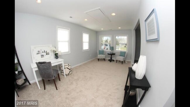 Building Photo - 6 Greystone Cir