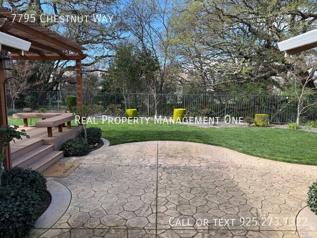 Building Photo - 7795 Chestnut Way