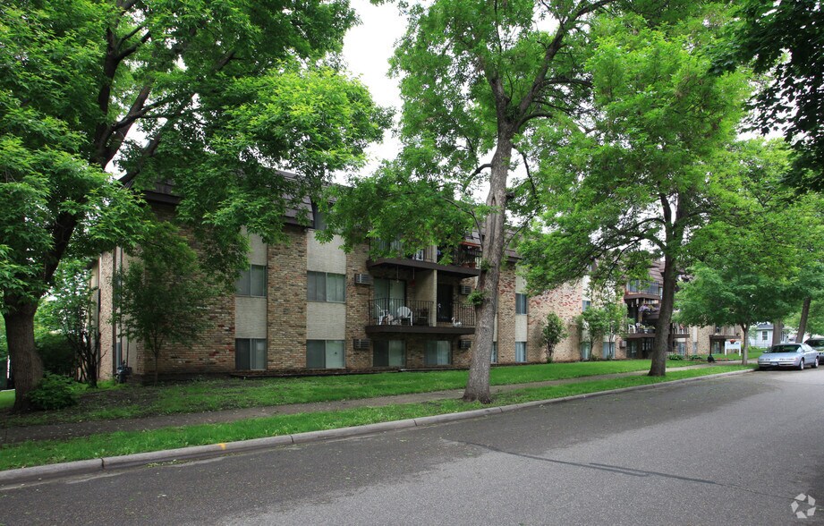 Char-Lin Apartments - The Dubliner