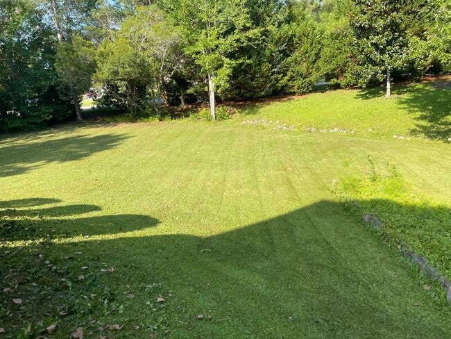 Building Photo - MOVE-IN READY