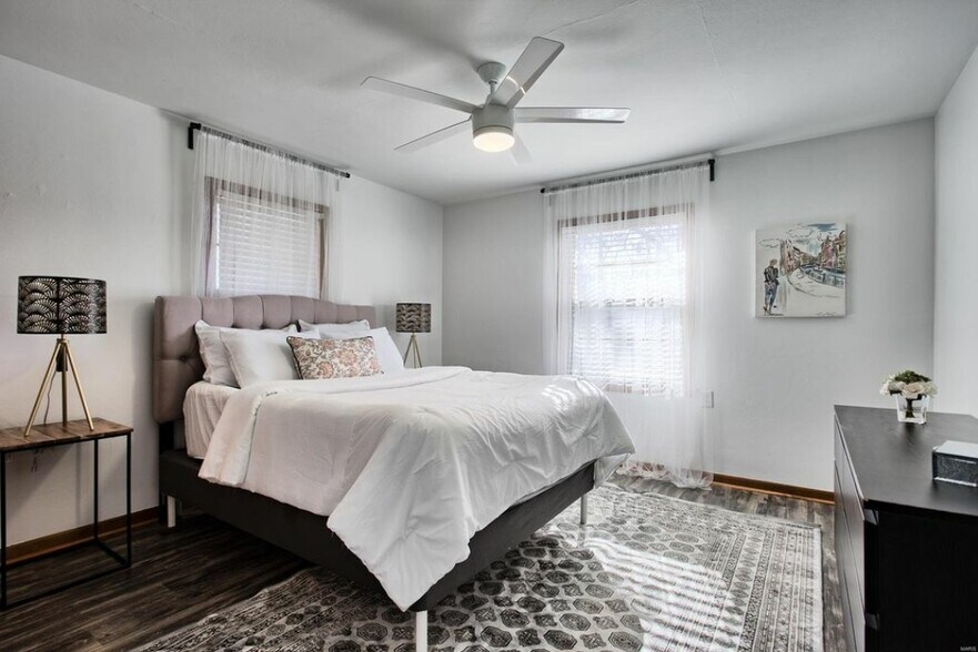 Building Photo - 340 S Benton St