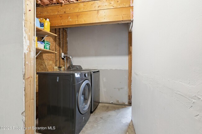 Building Photo - 1379 Winding Way