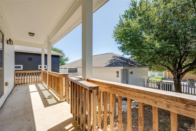 Building Photo - 483 McGarity