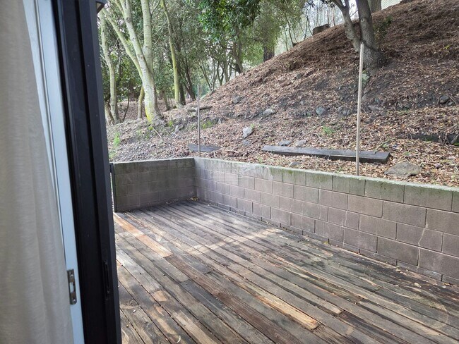 Building Photo - Incredible El Cerrito Hills Townhome