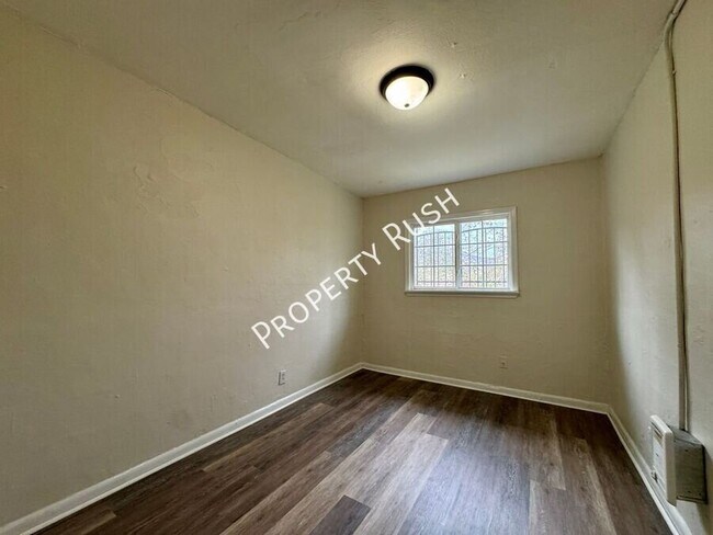 Building Photo - 3603 Dorris St