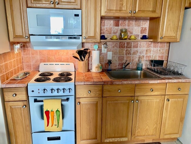 Building Photo - 145 S Ocean Ave