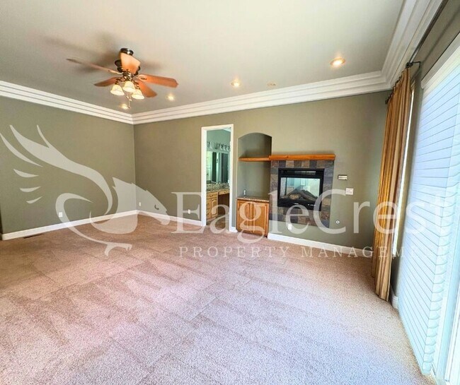 Building Photo - Luxury Bella Terra Estate with Mountain & Vineyard Views