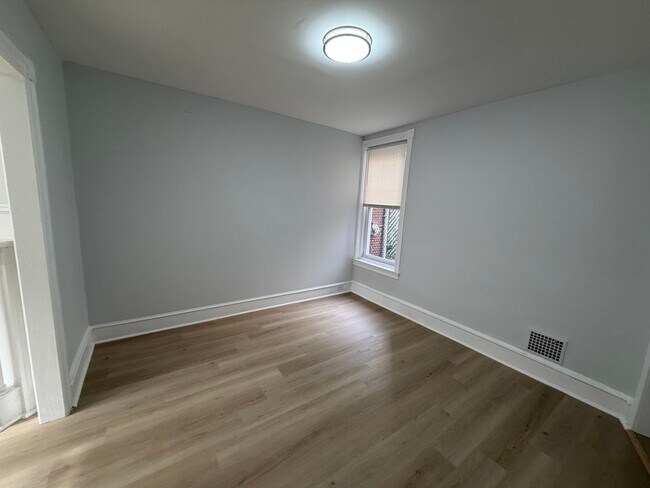 Building Photo - Charming 2BR/1Bath House! Section 8 ONLY!