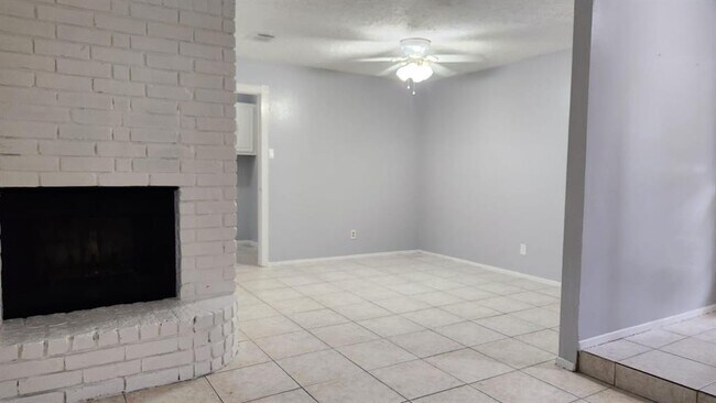 Building Photo - 22306 Woodrose Dr