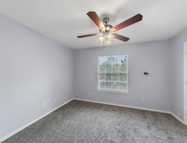 Building Photo - 16530 Cairngrove Ln