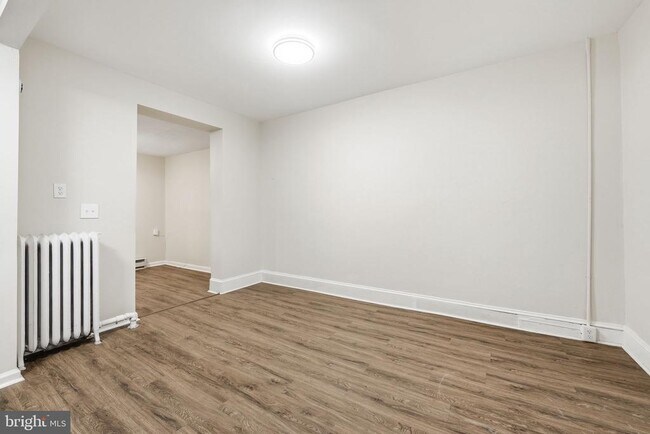 Building Photo - 711 Harvard St NW