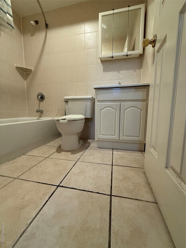 Building Photo - 176-06 Jamaica Ave