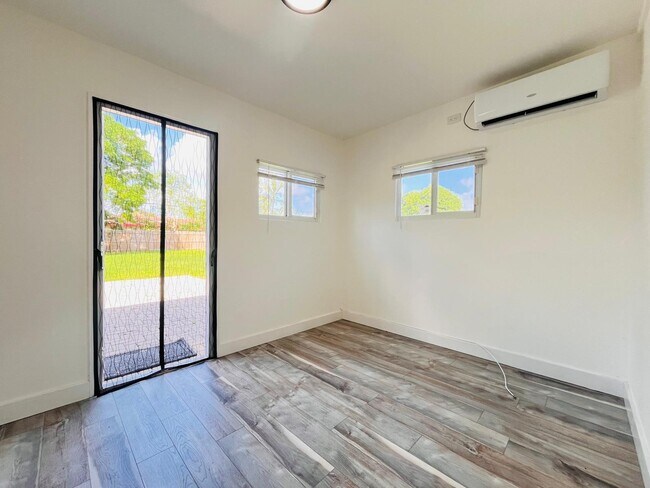 Building Photo - 3663 Laurette Ln