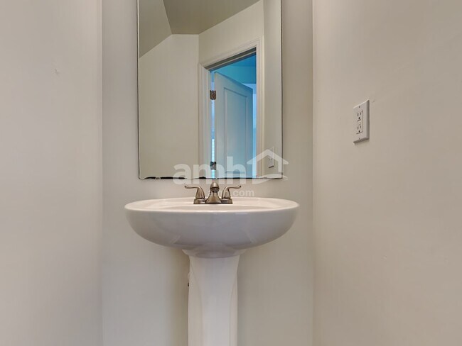 Building Photo - 3005 Peacher Ct