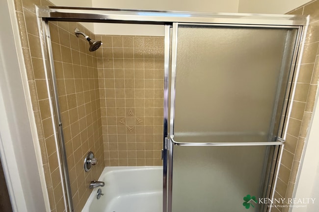 Building Photo - Updated 3 Bedroom, 2 Bathroom in Laurelwood Neighborhood San Mateo