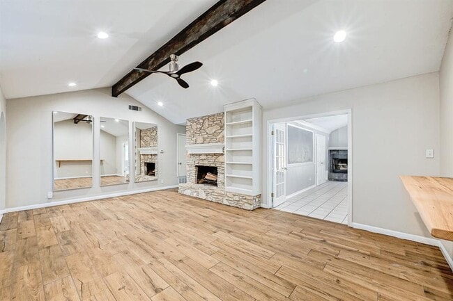 Building Photo - 9403 Longvale Dr