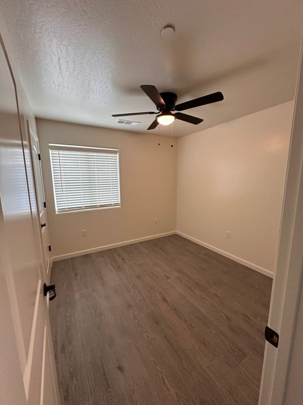 Building Photo - 650 S R St