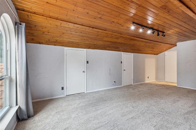 Building Photo - 913 Harwood Terrace