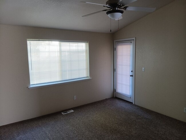 Building Photo - Cozy and Spacious Home for Rent