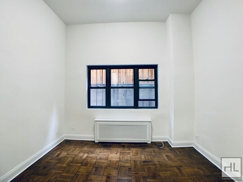 Primary Photo - EAST 35 STREET